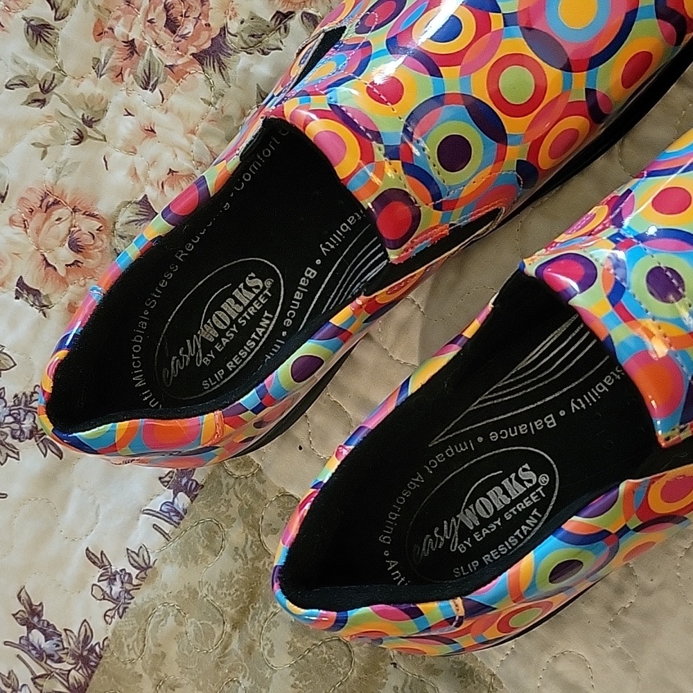 Clogs - Picture 3 of 4